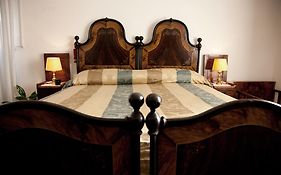 Le Case Cavallini Sgarbi di Rina Cavallini