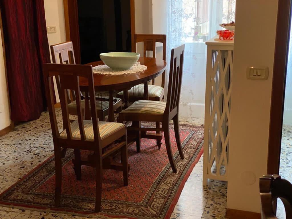Le Case Cavallini Sgarbi di Rina Cavallini Ferrara Esterno foto