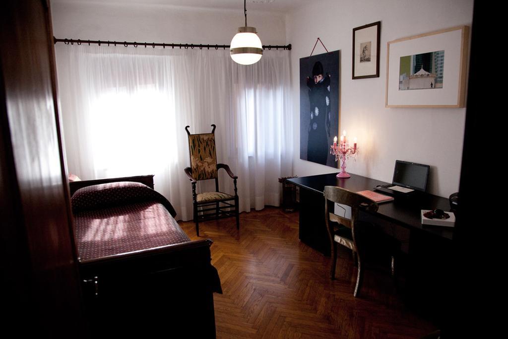 Le Case Cavallini Sgarbi di Rina Cavallini Ferrara Camera foto