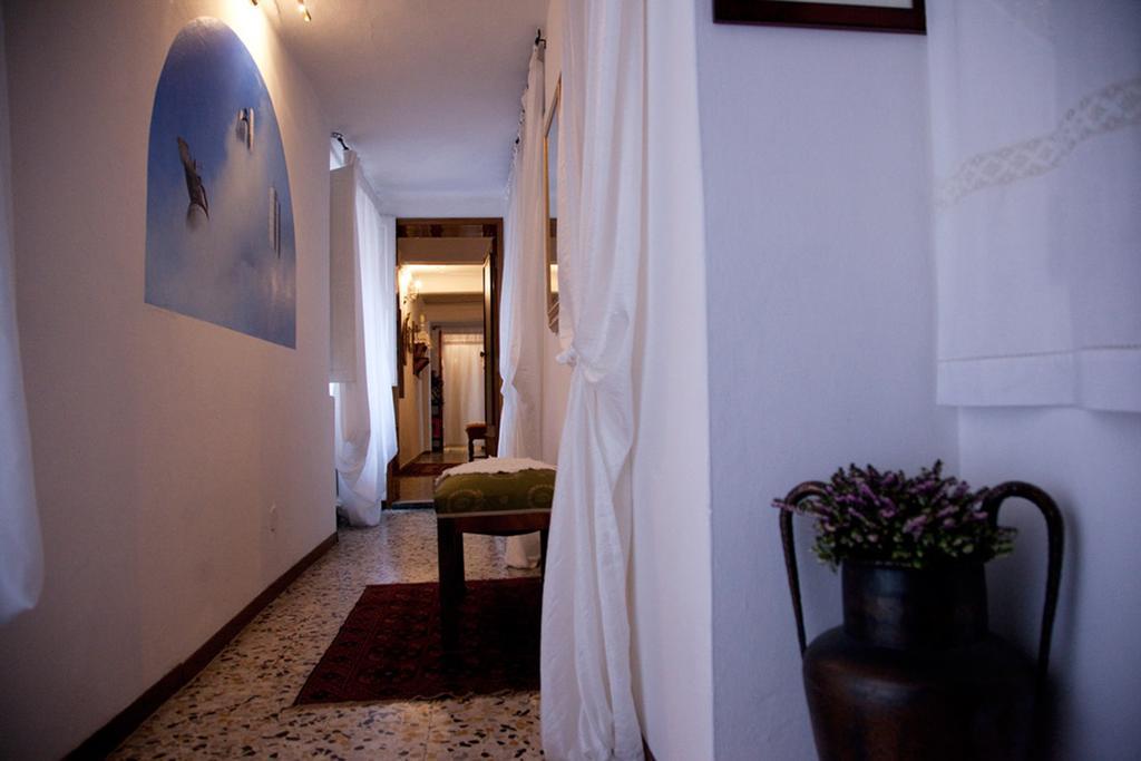 Le Case Cavallini Sgarbi di Rina Cavallini Ferrara Camera foto
